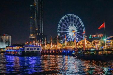 Asiatique La ribera del río